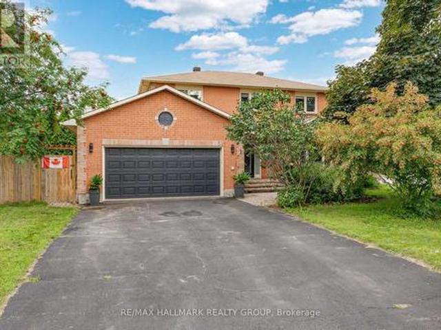 1 Hedgerow Lane, Ottawa, ON, K2S 1C9 house for sale | Listing ID X13710 | Royal LePage