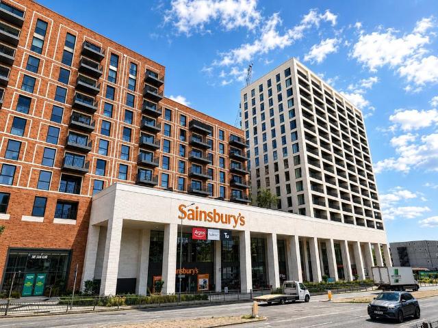 1 Henshaw Parade, London NW9 2 bed flat to rent £2,300 pcm £531 pw