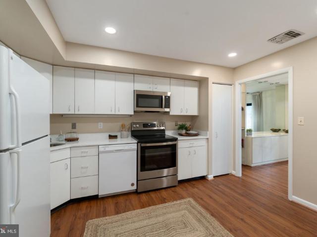 1 High Stepper Court # 405