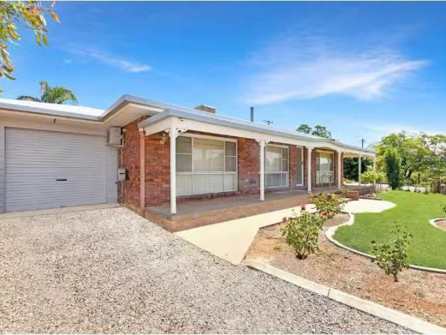 1 Hillcrest Road, Gunnedah House for rent Listed by Samantha.