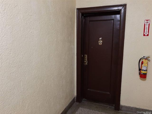 1 Hillside Ave, Unit 1A, Great Neck, NY 11021 | MLS #1012