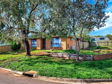 1 Illawarra Court, CRAIGMORE, SA 5114
