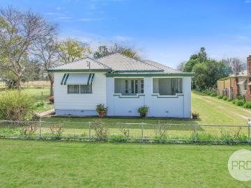 1 Irvine Street, KOOTINGAL NSW 2352