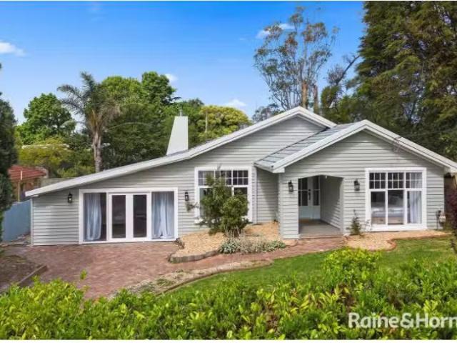 1 Janice Crescent, MOSS VALE House for rent Listed by Victori.