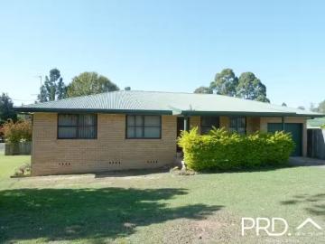 1 Kurrajong Avenue, CASINO House for rent Listed by Leigh Fra.