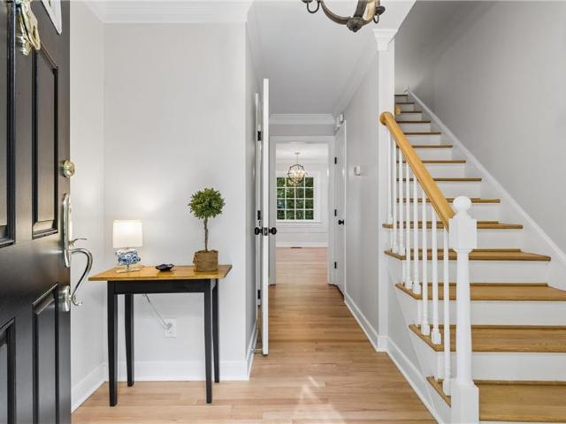 1 Kensington CT