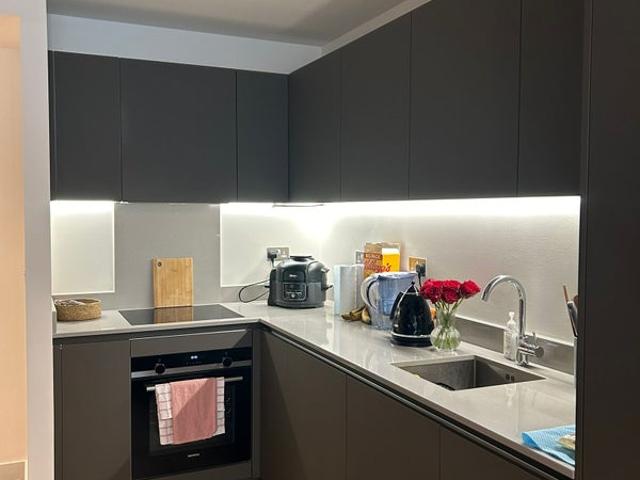 1 Luxury Bedroom Short term let on Victoria Line