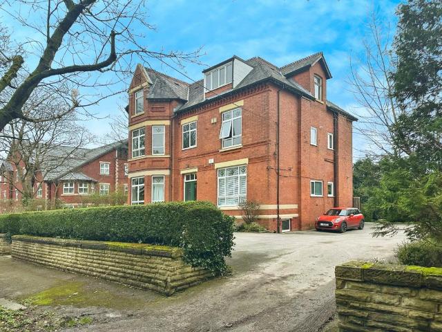 1 Lancaster Road, Didsbury. 2 bed flat to rent £1,500 pcm £346 pw