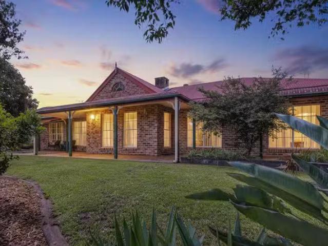 1 Listonia Drive, ALBANY CREEK, QLD 4035 House for Rent