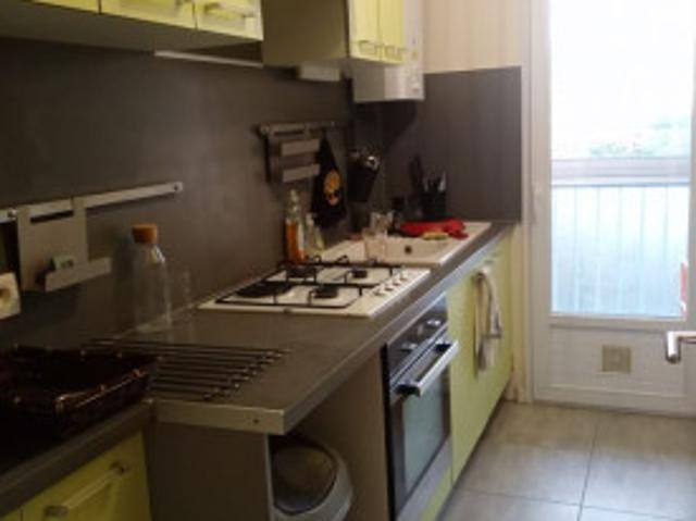1 logement étudiant avec bal!