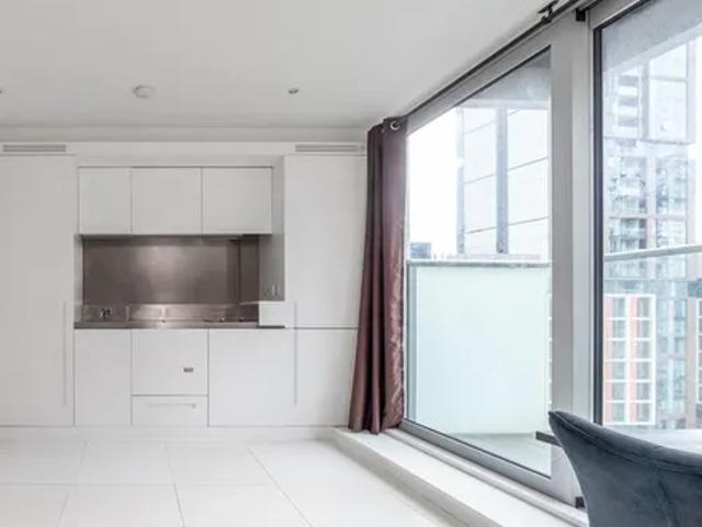 Johns & Co, 70 Marsh Wall, London, E14 9SL, United Kingdom | Studio apartment for rent #137169655 | Rentberry