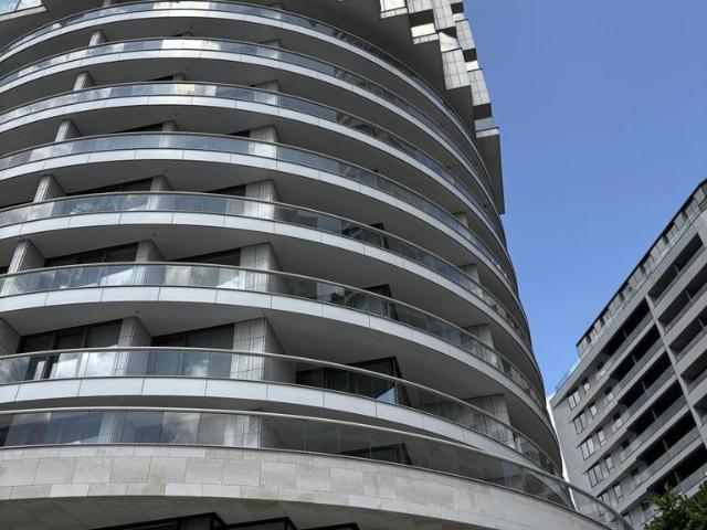 1 Park Drive, E14 2 bed flat to rent £5,308 pcm £1,225 pw