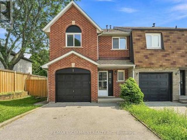 1 Perthshire Court, Hamilton, ON, L9B 2H1 house for sale | Listing ID X13672 | Royal LePage