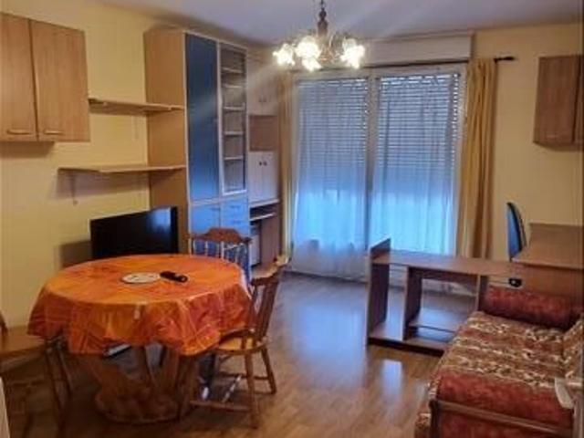 1 pièce Meublé 27 m² 1er étage Colocation non autorisée