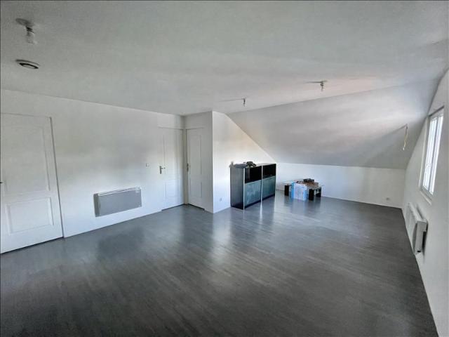 1 pièce 75 m² 1er étage Colocation non autorisée