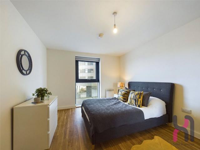 1 Pomona Strand, Old Trafford M16, 1 bed flat to rent, £1,100 pcm | PrimeLocation
