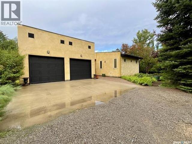 1 Pompano Bay, Pilot Butte, SK, S4L 1B7 house for sale | Listing ID SK050509 | Royal LePage