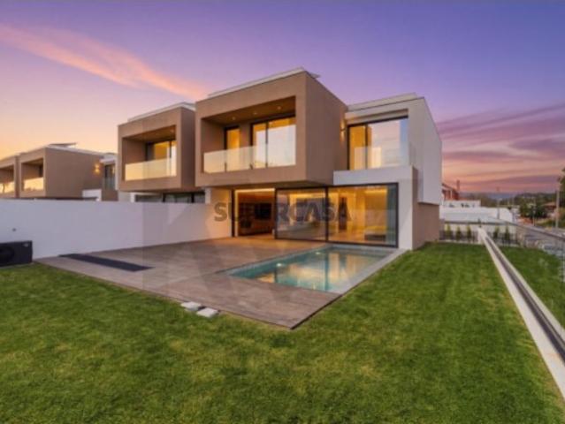 1º PROPRIETÁRIO | 4 SUITES | PISCINA | ESTORIL