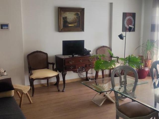 1 quarto, Almada Almada 2805 356 105072945