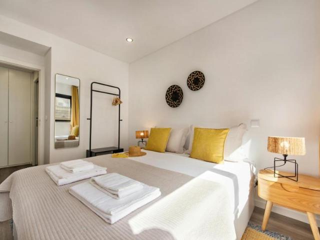 1 quarto, Faro Faro 8000 422 105283271
