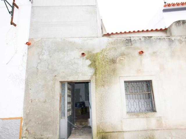 1 quarto, Fronteira Fronteira 7460 039 105393802