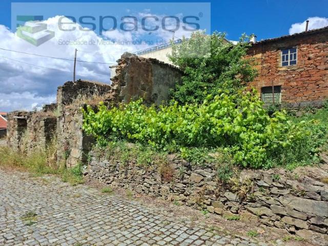 1 quarto, Fundão Fundão 103493188