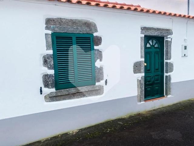1 quarto, Lajes das Flores Lajes das Flores 105516865