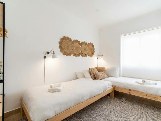 1 quarto, Lisbon Lisbon 1900 367 105762159