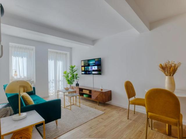 1 quarto, Lisbon Lisbon 1300 098 103656052