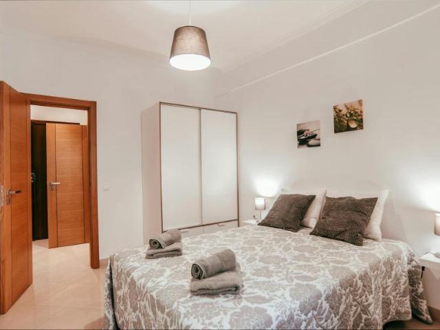 1 quarto, Lisbon Lisbon 1300 278 95452145