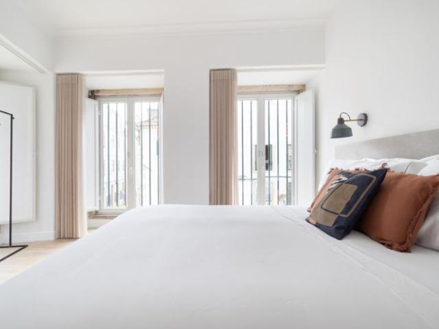 Lisbon Lisbon 99213950
