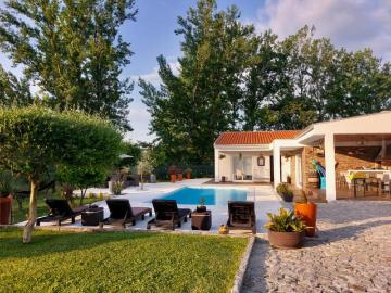 Casa para alugar em Alpendorada Várzea e Torrão - Jardim