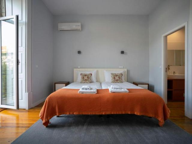 1 quarto, Porto Porto 4000 071 104325255