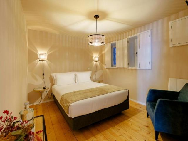 1 quarto, Porto Porto 4050 093 104599445