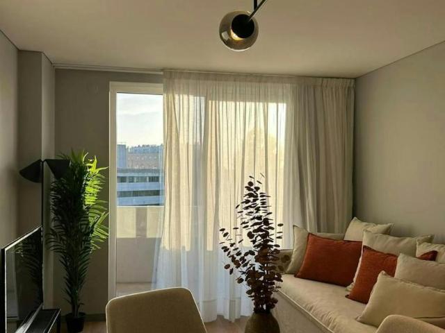 1 quarto, Porto Porto 4100 049 LS101189445