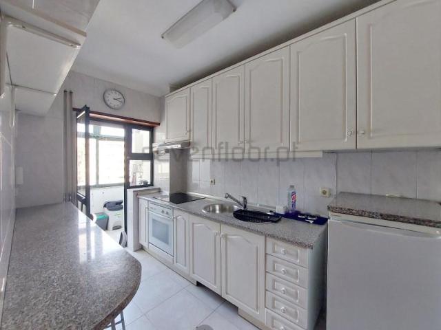 1 quarto, Porto Porto 4200 085 103847811