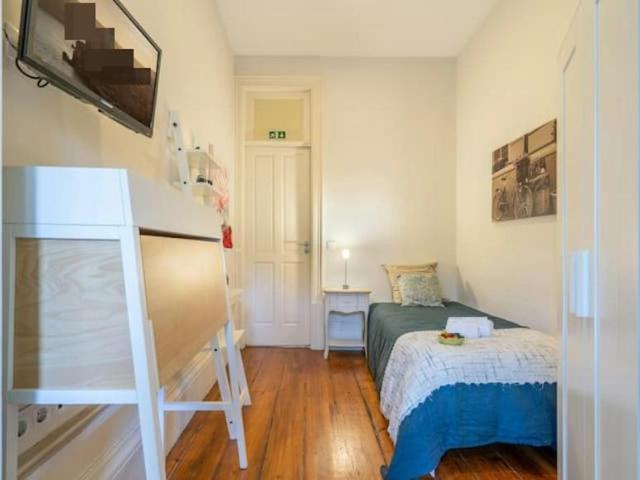 1 quarto, Porto Porto 4300 066 105049129