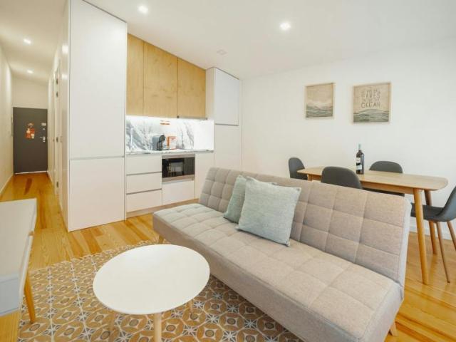 1 quarto, Porto Porto 4300 273 102470260