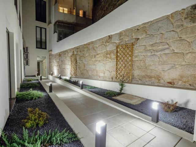 1 quarto, Porto Porto 4300 273 102795705