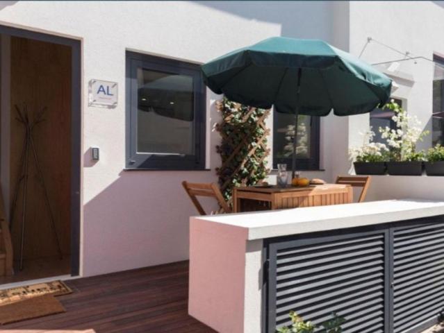 1 quarto, Porto Porto 84532860