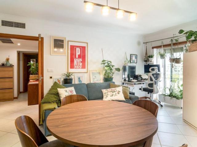 1 quarto, Setúbal Almada 2810 103920601
