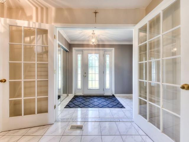 1 Rue Alpha, Dollard des Ormeaux, QC H9G