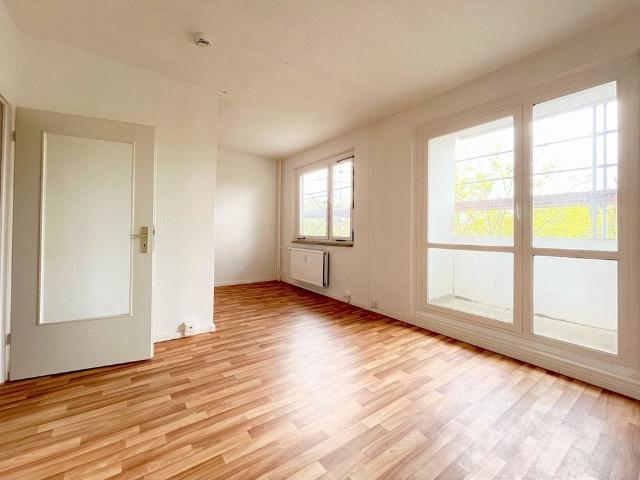 1 RW mit Balkon für Studenten und Azubis!