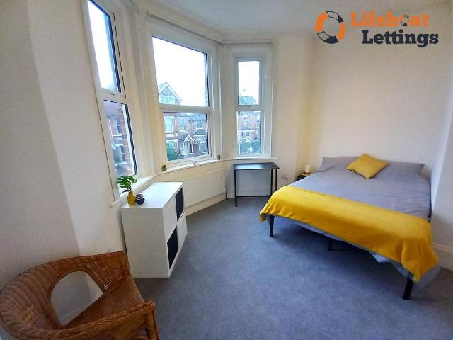 1 Radnor Park Road, Folkestone CT19 1 bed in a house share to rent £660 pcm £152 pw