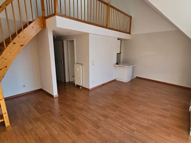 1 Raumwohnung plus Galerie und Balkon
