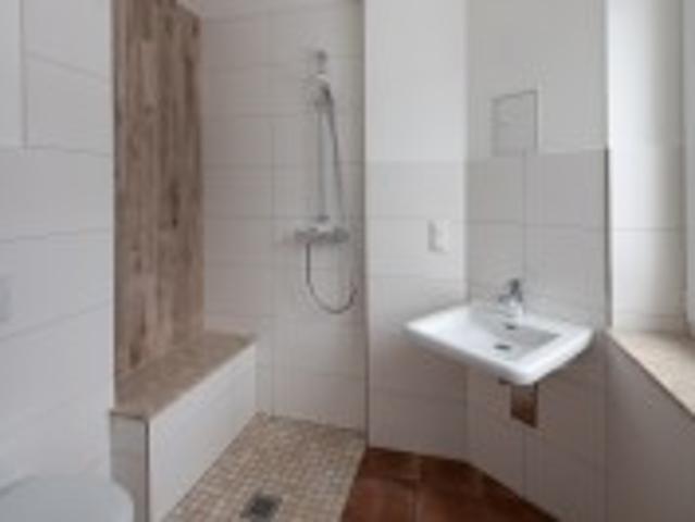 1 Raum Apartment mit Balkon und Einbauküche