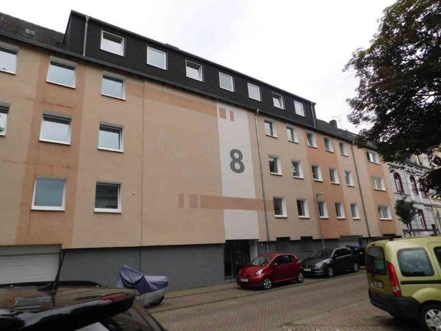 1 Raum Appartement mit Balkon in top Lage direkt am Isenbergplatz