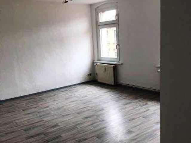 1 Raum Wohnung ab sofort Wilkau Haßlau zu vermieten Bad mit Dusche neuwertig DG