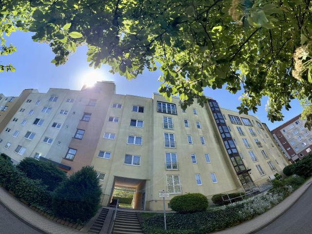 Kleine 1 Raum Wohnung mit Schlafnische und Aufzug in Gera