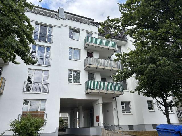 1 Raum Wohnung mit Balkon, separater Küche, Einbauküche und Stellplatz in ruhiger Lage zu vermieten